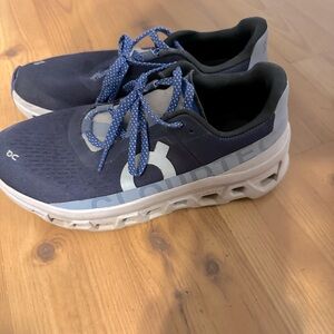 Women’s OnCloud 9.5 Shoe